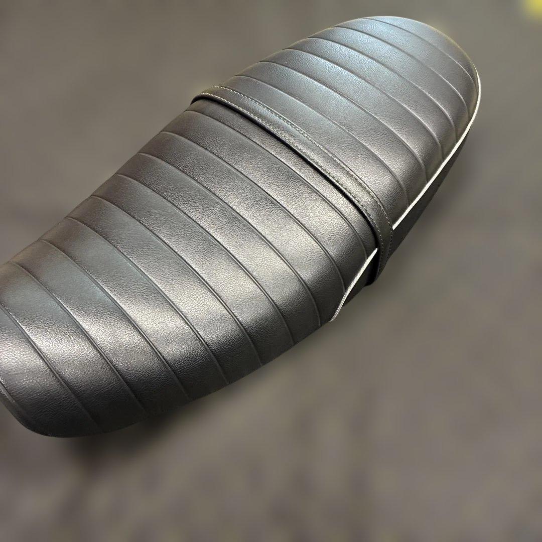 K&H スポーツスター用　ダブルシート　シルバーパイピング　04〜