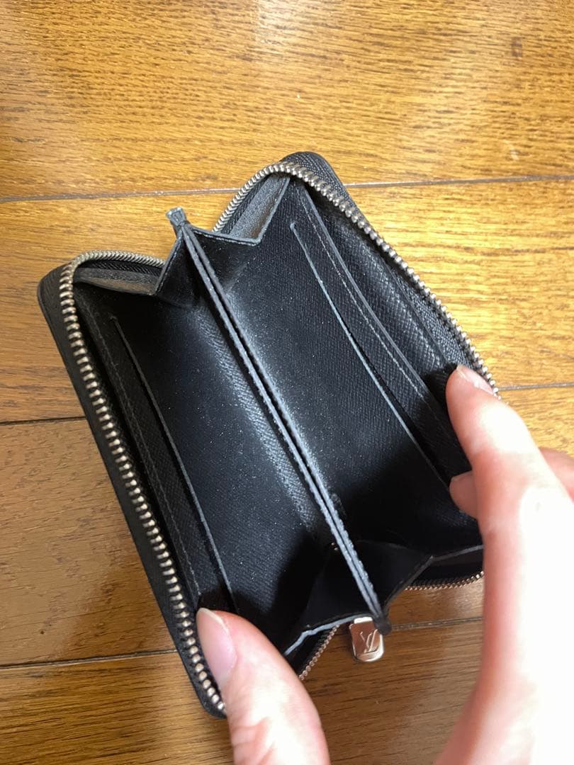 louis vuitton ケース　コンパクト財布
