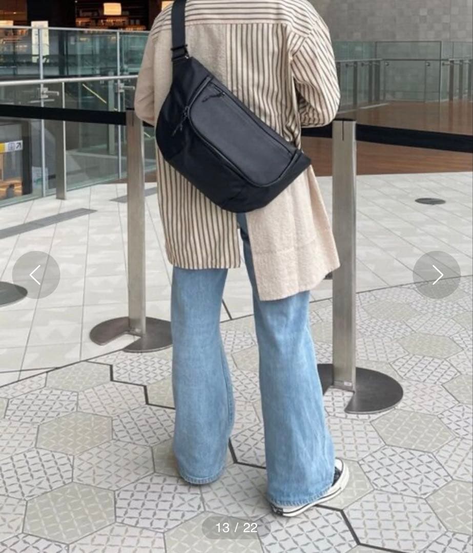 レザーフラップジップショルダーバッグ/ボディバッグ　ベージュ　イアパピヨネ