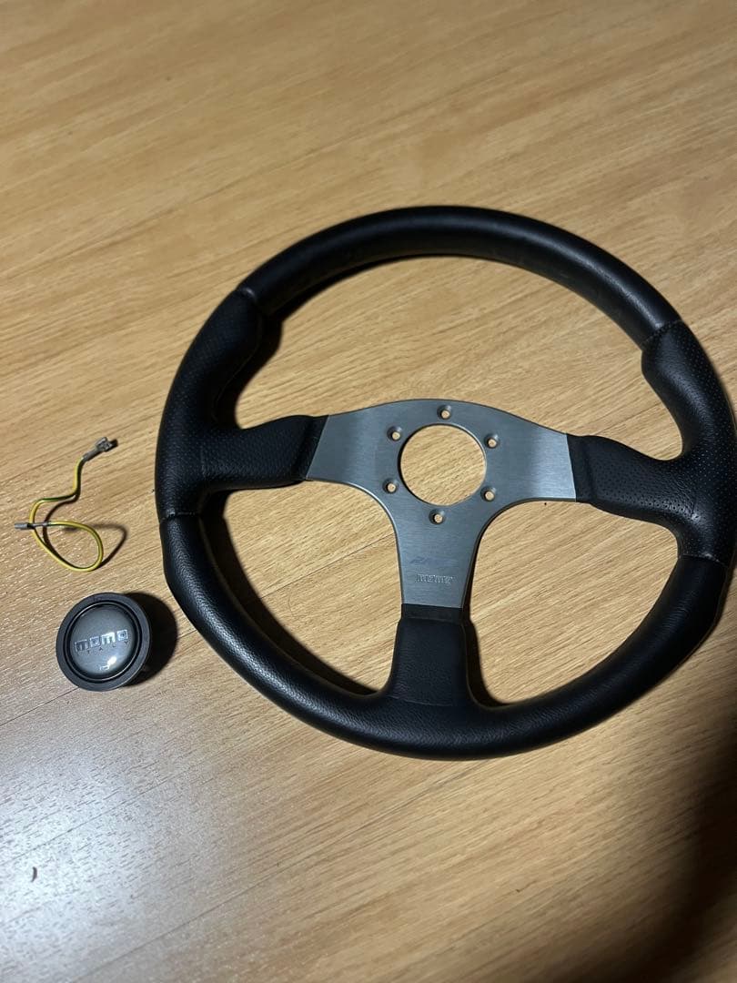 momo RACE ステアリング 本体とホーンボタン