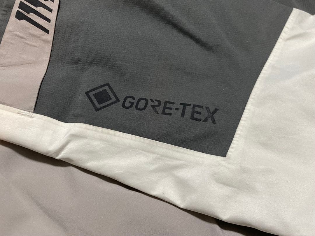 完売品 BURTON バートン GORE-TEX ゴアテックス S マルチカラー