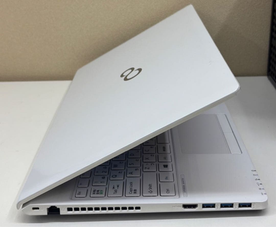 533 FUJITSU 美品✨ノートパソコン　Windows11