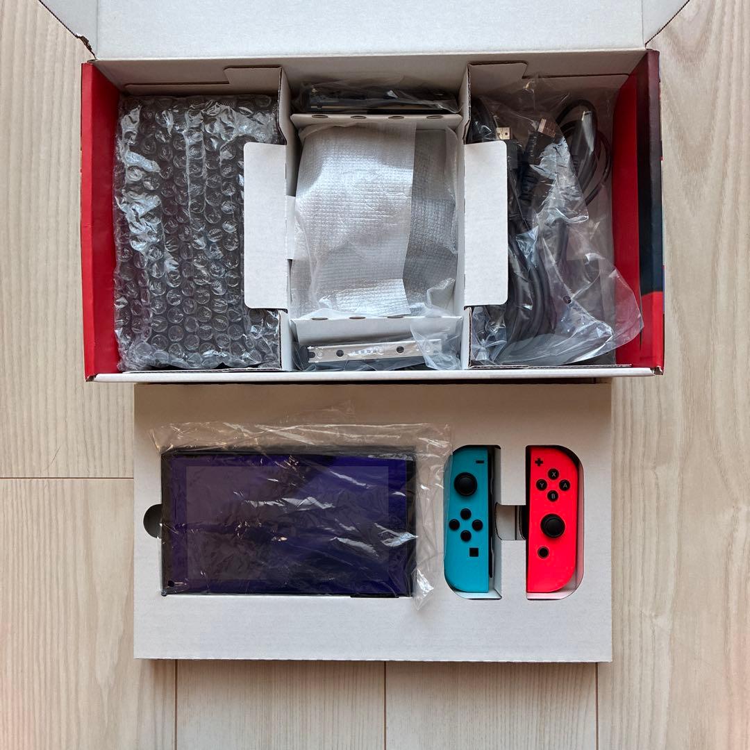 Nintendo Switch 本体(ネオンブルー/レッド)