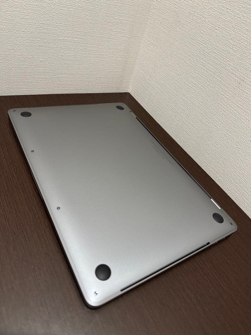 美品 MacBook Pro 16GB/SSD 256GB/タッチパネル