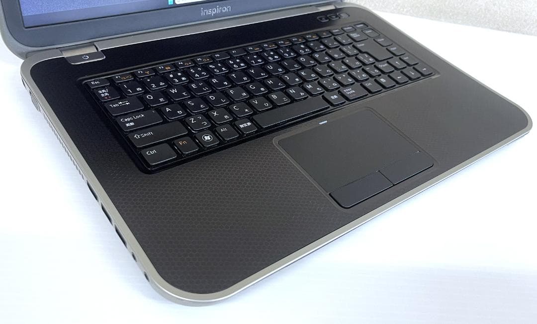 Inspiron　15.6　Core i7　8GB　SSD　Blu-ray