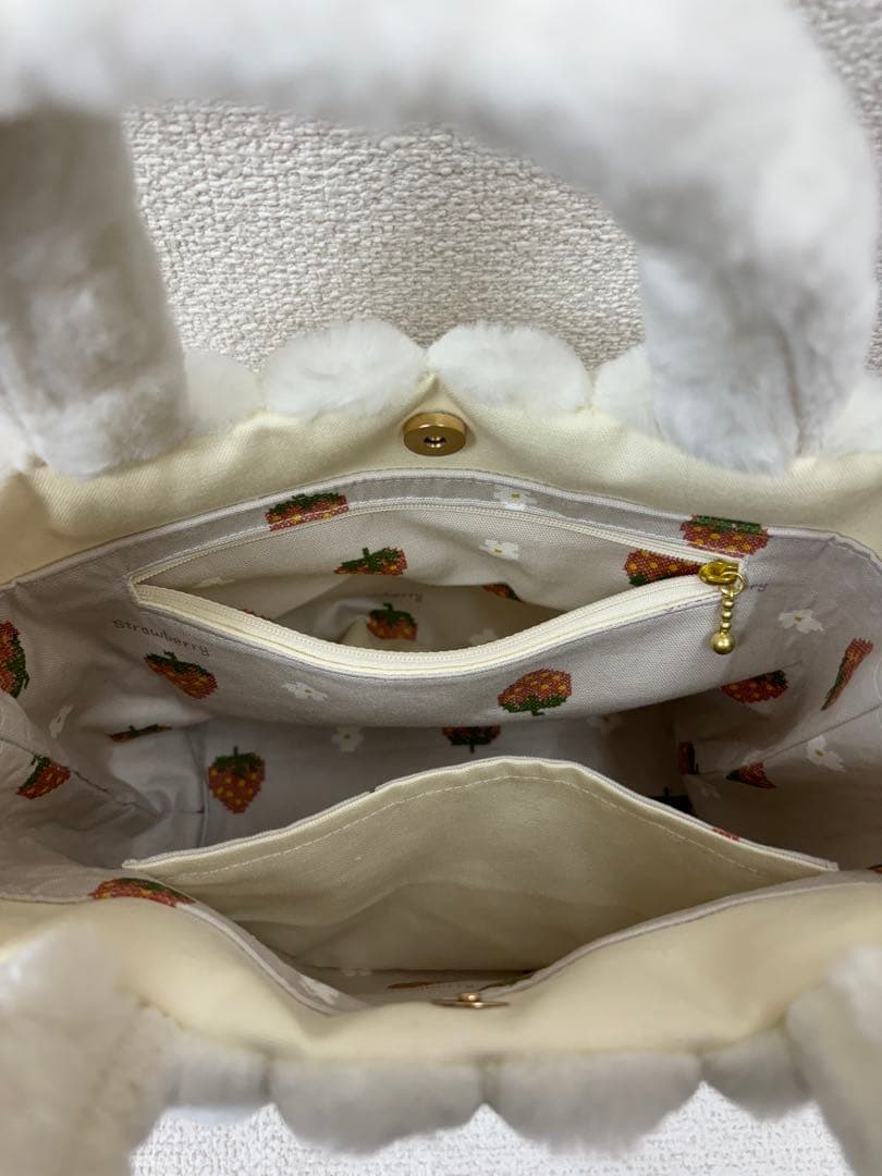 ハンドメイド　ファーショルダー紐　ファーリュック