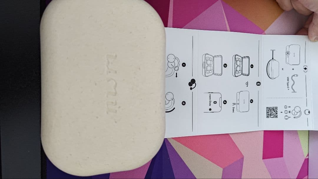 nwm DOTS ワイヤレスヘッドホン