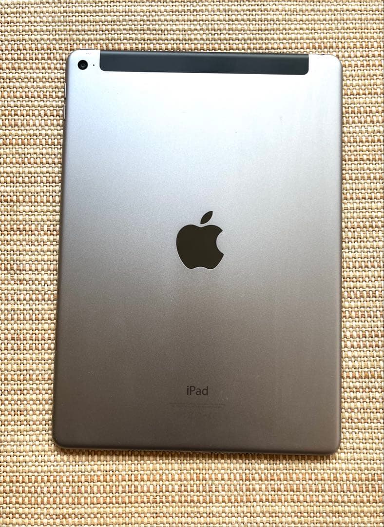 iPad Air2 バッテリー98% 16G wifi+cellular