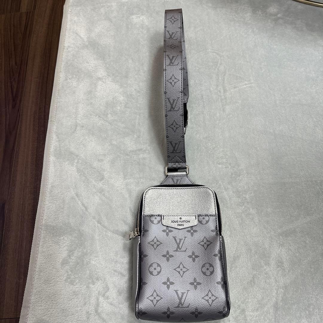 【値下げ⠀】LOUIS VUITTON ウエストバッグ タイガラマ M30833