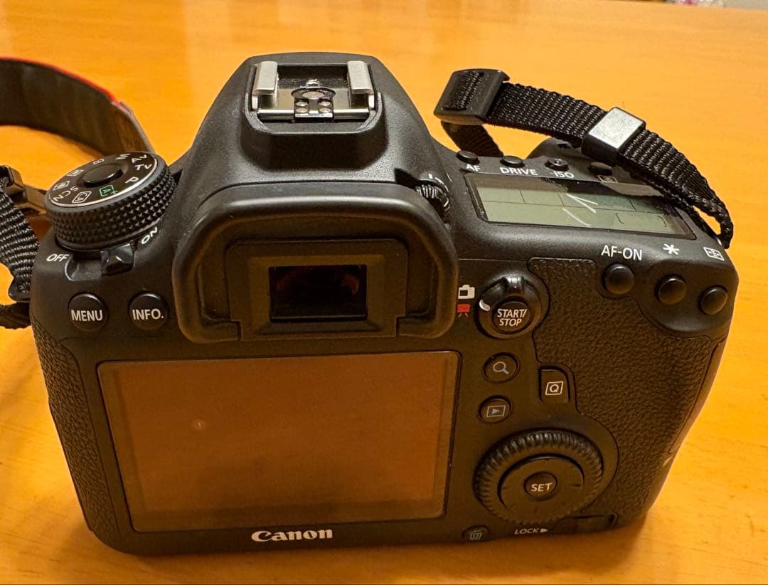 キャノンEOS 6D 本体　（シャッター回数少なめ）