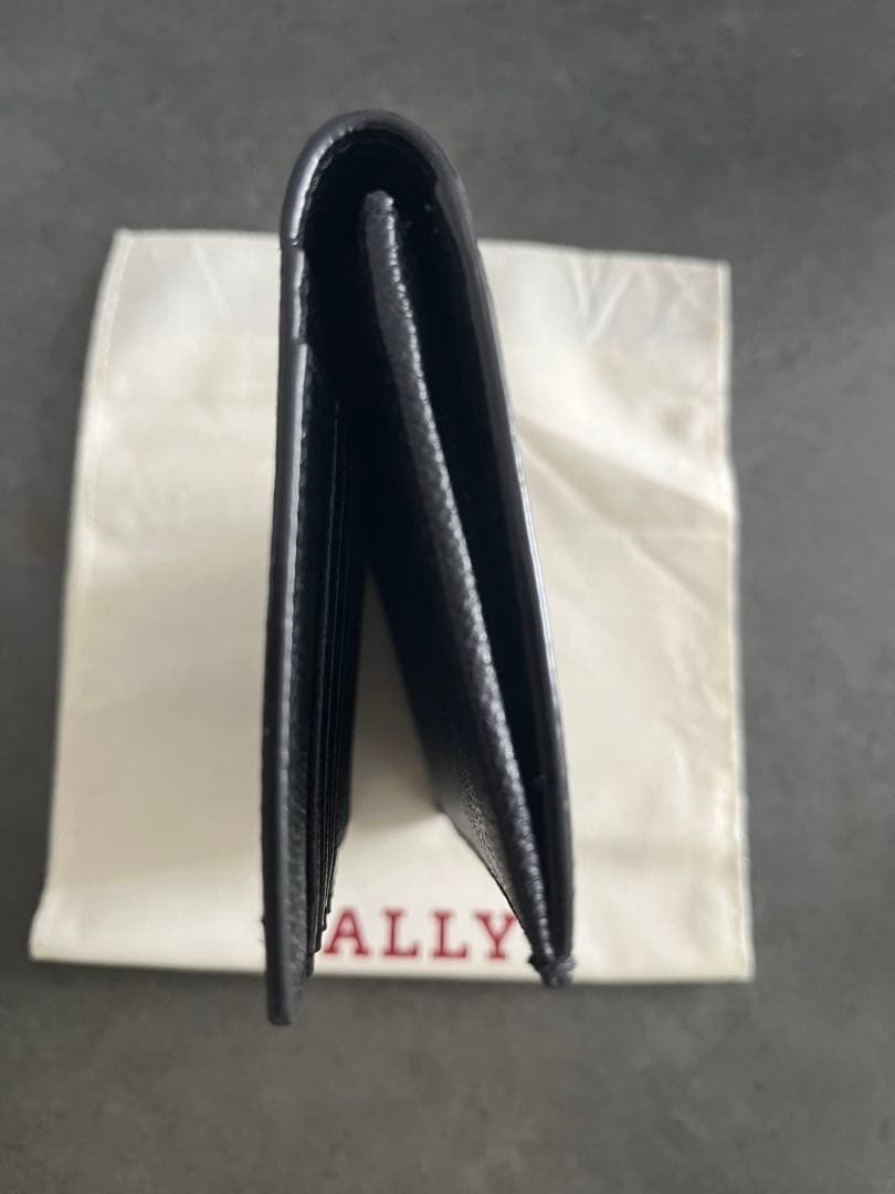 BALLY 黒 レザー 長財布 ストライプ　新品未使用　52%オフ