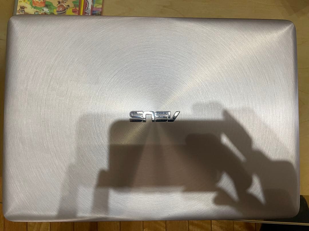 ASUS ZenBook i5 7200U メモリ8GBモデル 中古品