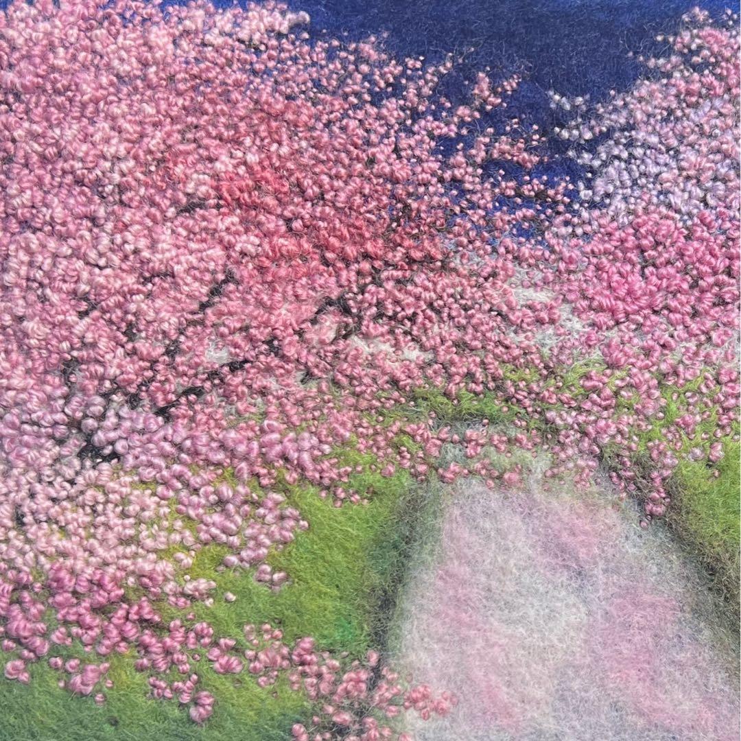 く*ん様 羊毛フェルト　羊毛絵画『河辺の夜桜』ハンドメイド　ウール刺繍