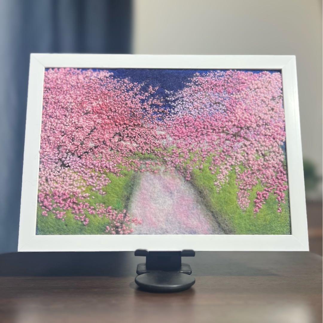 く*ん様 羊毛フェルト　羊毛絵画『河辺の夜桜』ハンドメイド　ウール刺繍