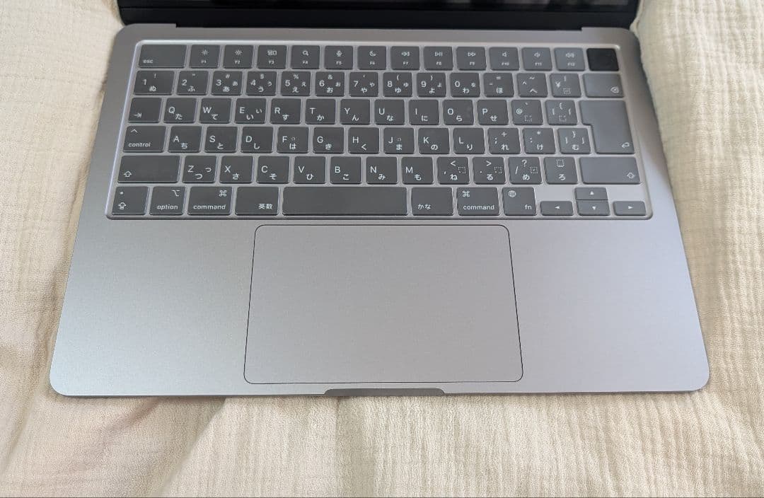 Apple MacBook Air M2 256GB 13インチ スペースグレイ