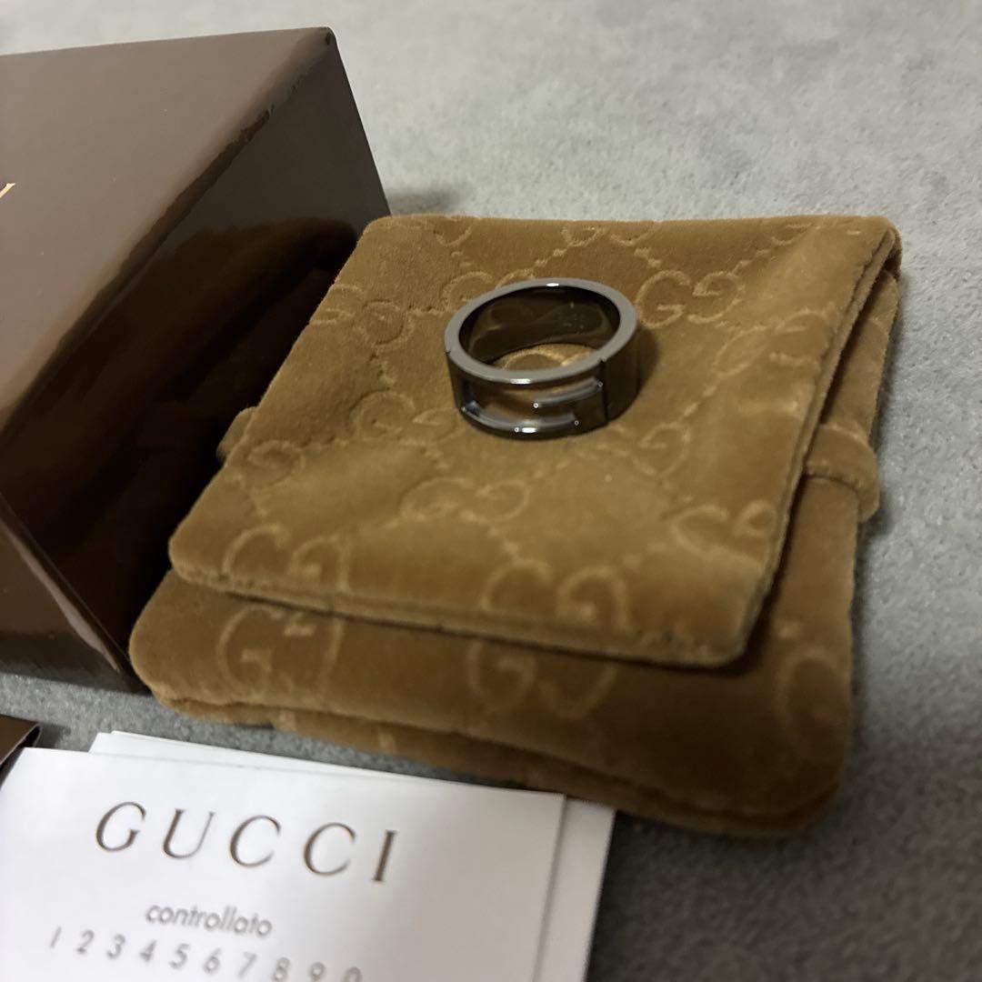 【美品】GUCCI ガンメタ(ブラック)Gロゴリング #17号／箱・ポーチ付属／