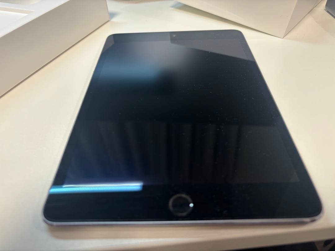 Apple iPad mini 4 64GB シルバー