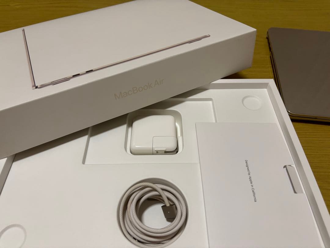 【美品】MacBook Air M2 8GB 256GBSDD