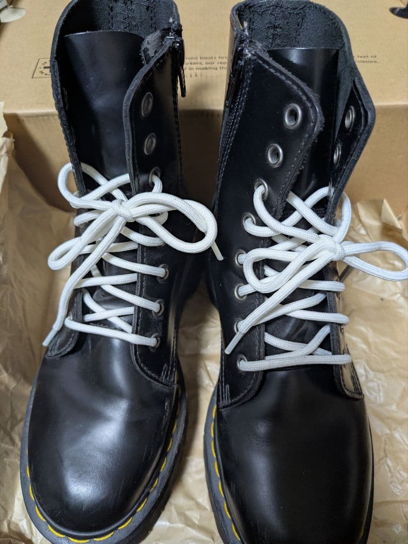 Dr. Martens JADON 8ホール 15265001 24cm