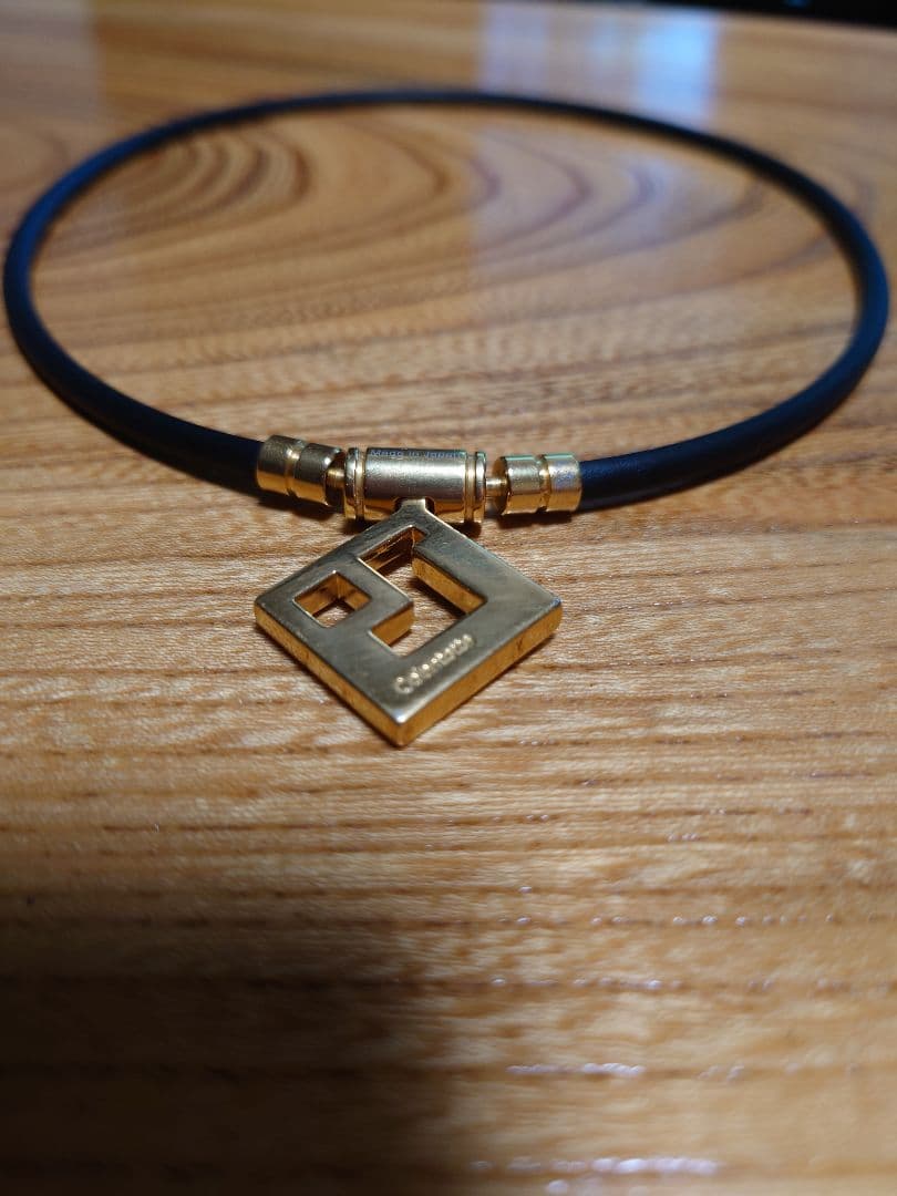 磁気ネックレス 黒と金　ブラック　ゴールド