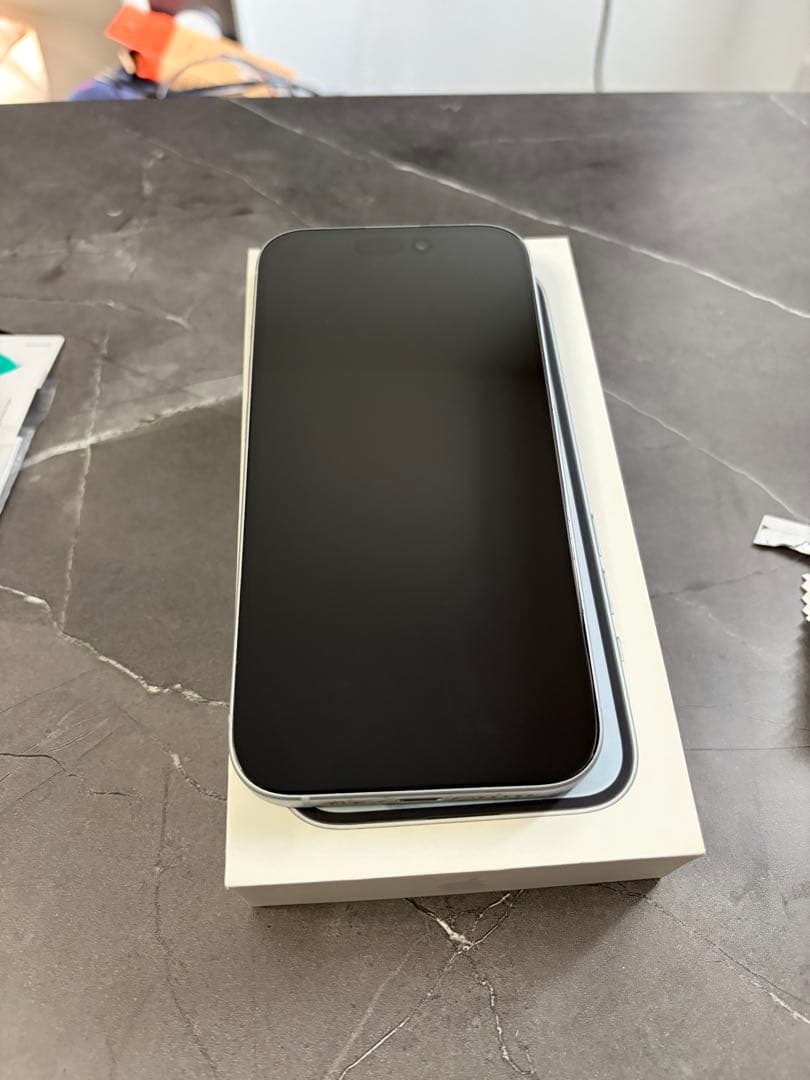 Apple iPhone 15 ホワイト 6.1インチ