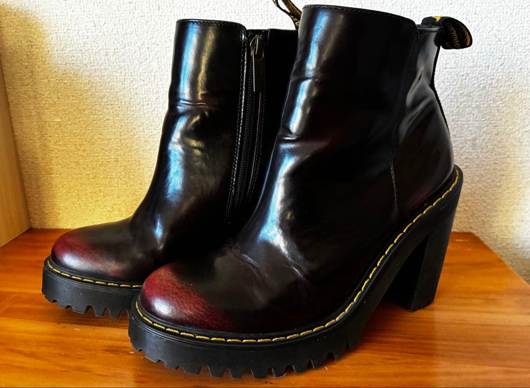 ドクターマーチン マグダレナ アンクルジップ ヒールブーツ 23728600