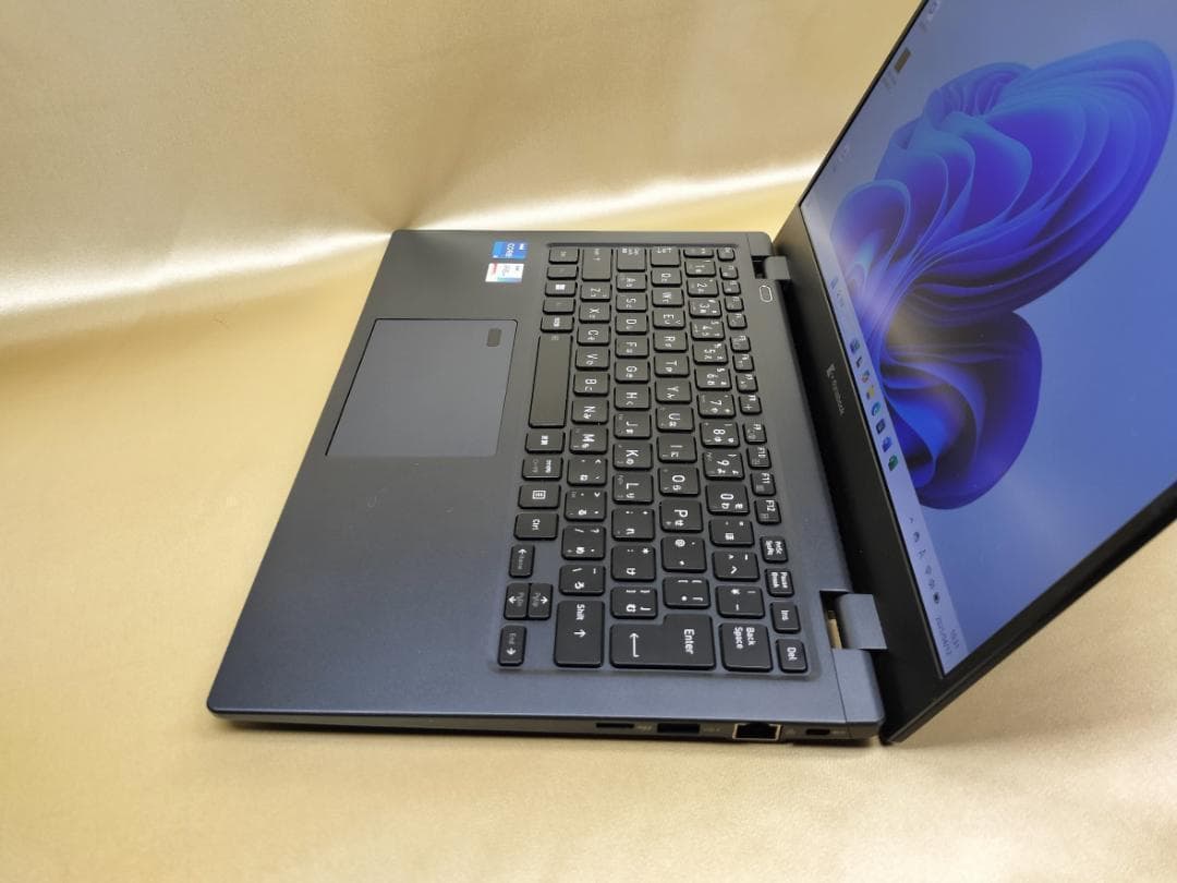 東芝　Dynabook G83/KW　高性能　2023年モデル(K-211)