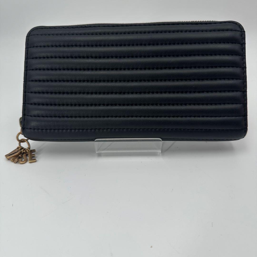 現行　美品　ディーゼル　D-VINA ラウンドジップ　長財布　キルティング　黒