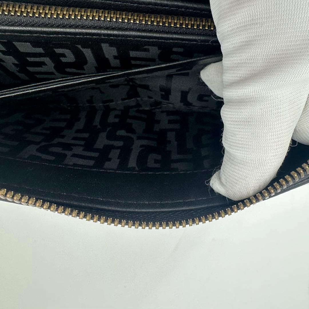 現行　美品　ディーゼル　D-VINA ラウンドジップ　長財布　キルティング　黒