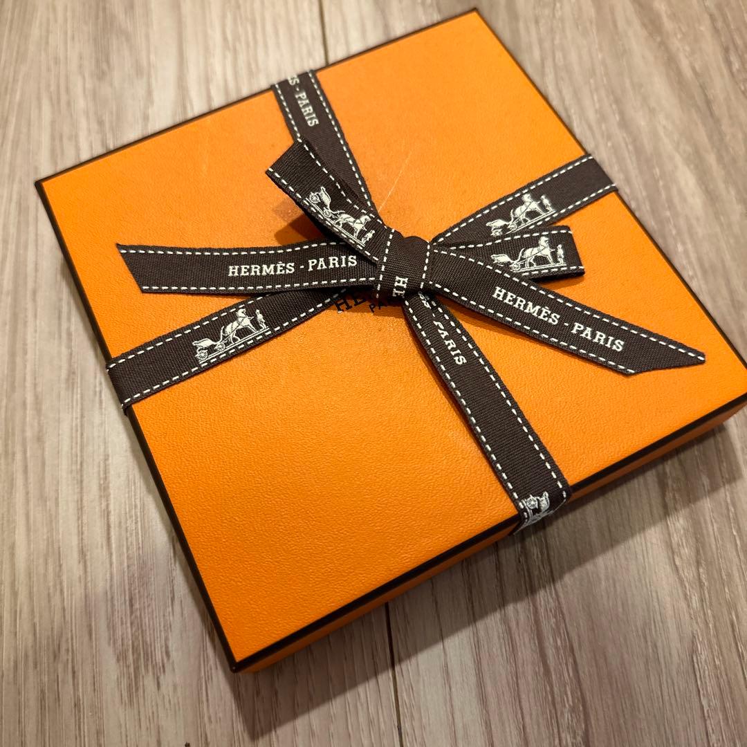 エルメス　ハンカチ　パレード