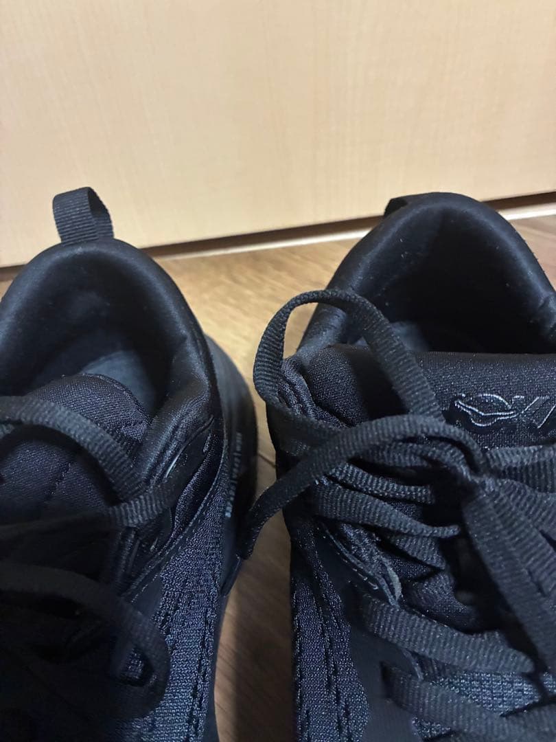 【美品】HOKA BONDI 8 ブラックスニーカー