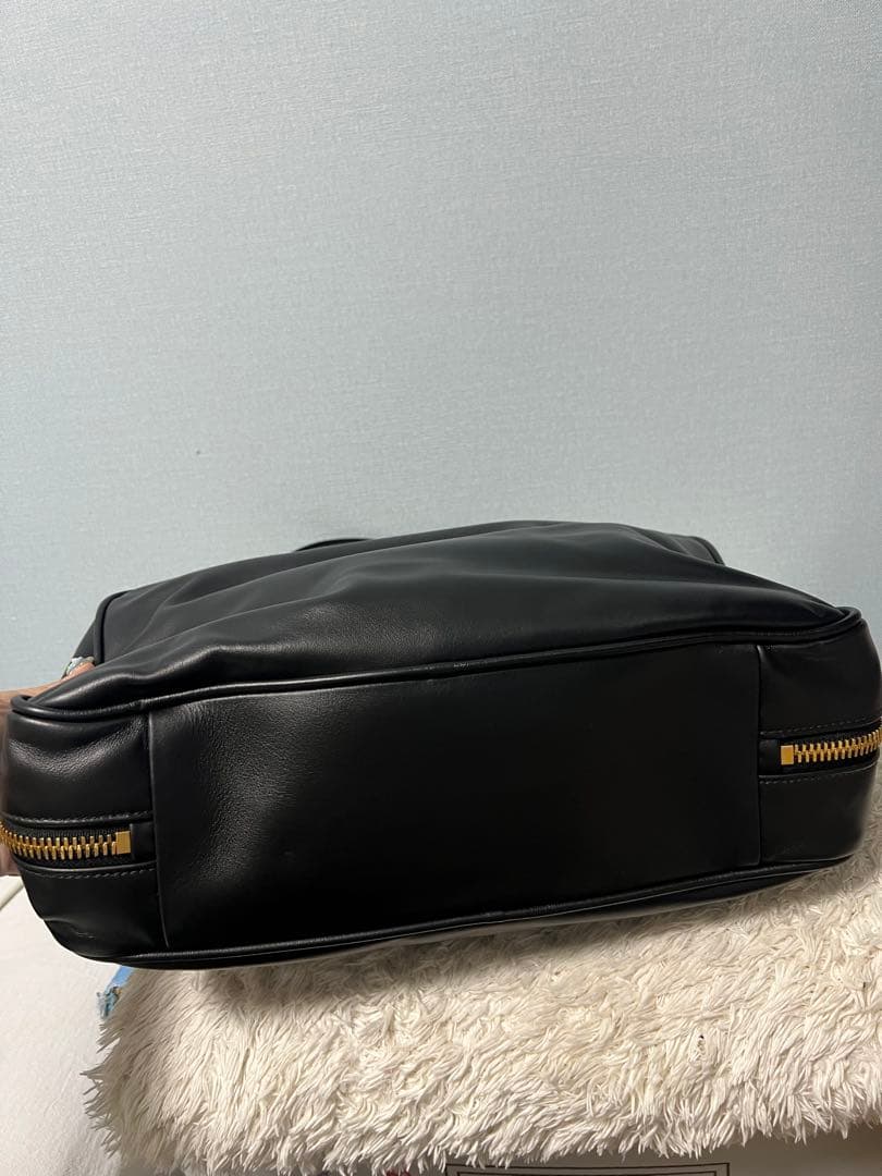 miumiu レザーボーバッグ ラージ