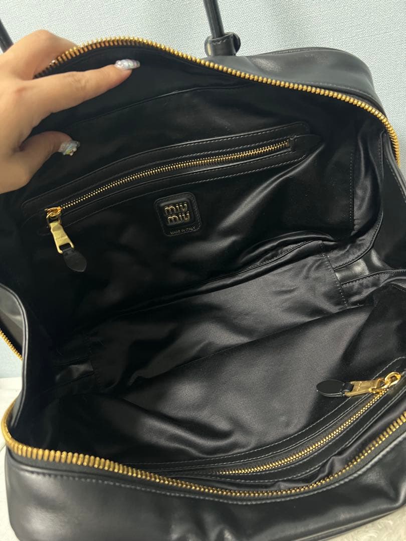 miumiu レザーボーバッグ ラージ