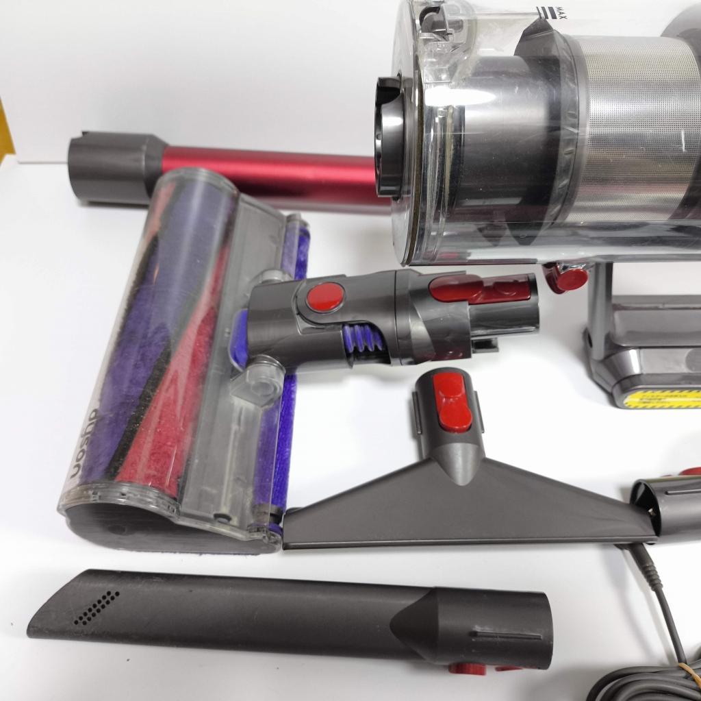 50分動作　ダイソン V10 SV12 サイクロン掃除機 本体と付属品 No13