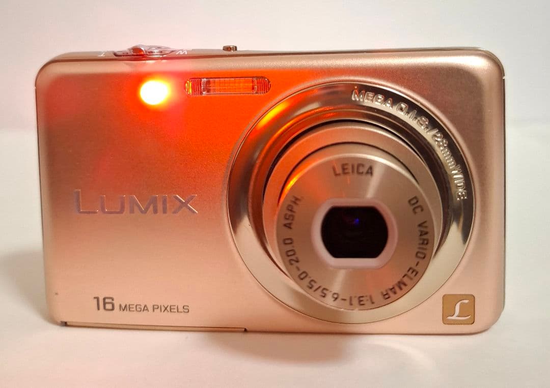 [美品]パナソニック LUMIX DMC-FH7 デジタルカメラ