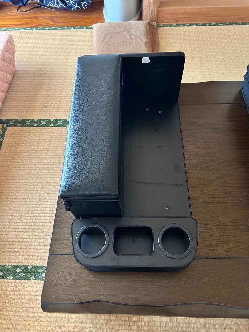 ハイエースセンターコンソール　お値下げ