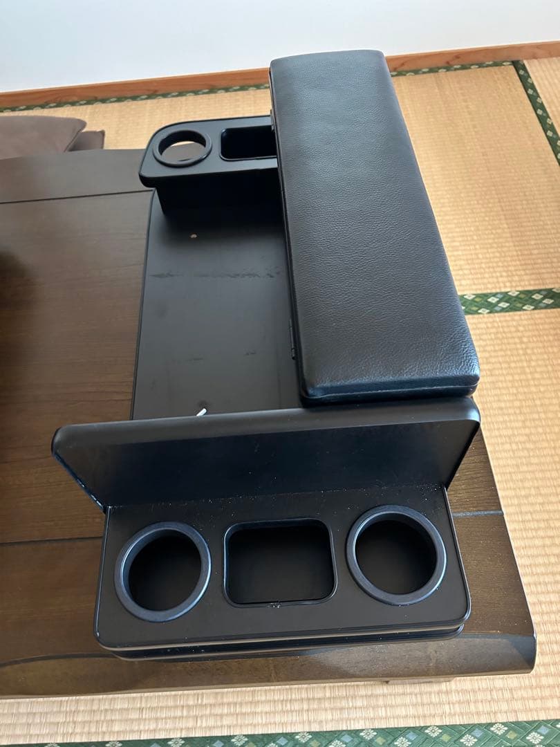 ハイエースセンターコンソール　お値下げ