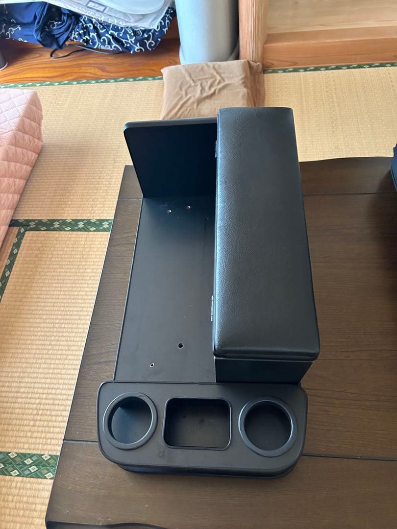 ハイエースセンターコンソール　お値下げ