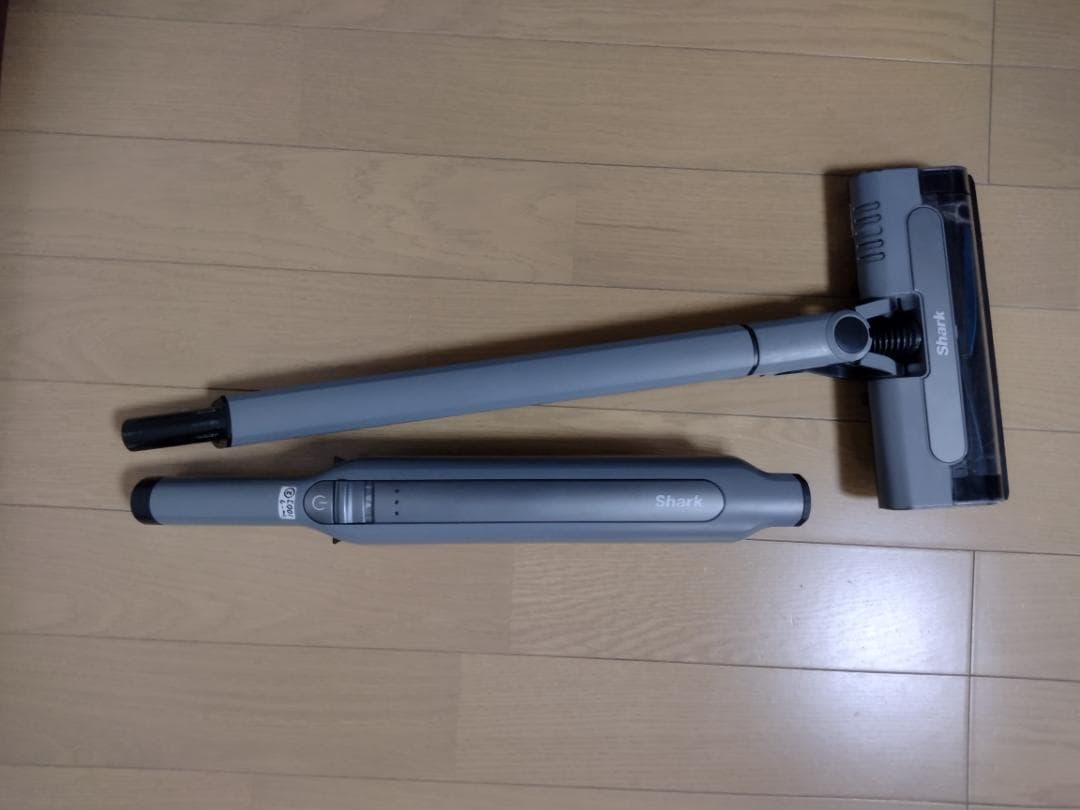 シャーク★コードレスクリーナー★CS100JGR★バッテリーの状態良好★2