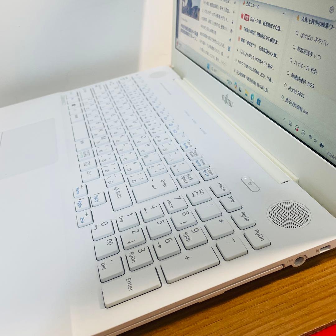 設定済みすぐ使えるホワイトノートSSD256ギガカメラWin11オフィスDVD