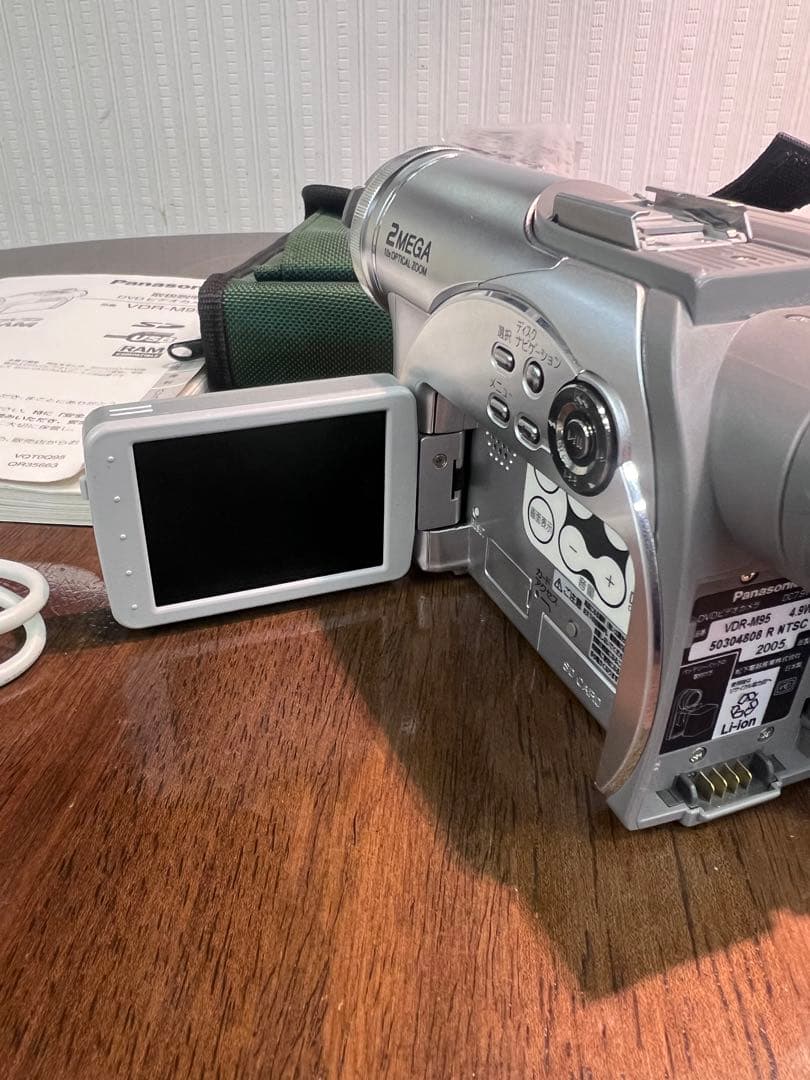 ビデオカメラ Panasonic VDR-M95
