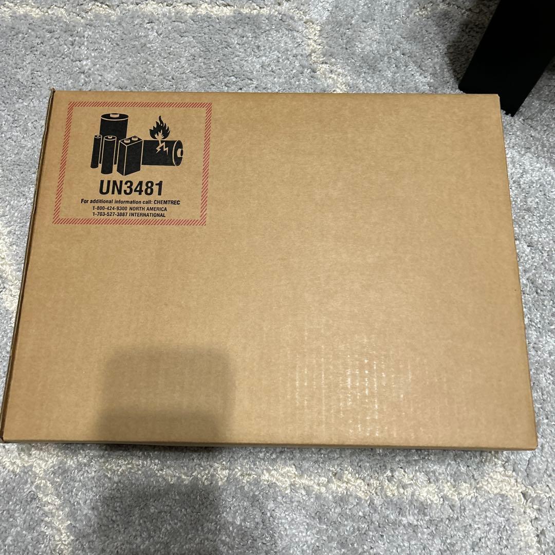 Macbook air M2 13.6インチ