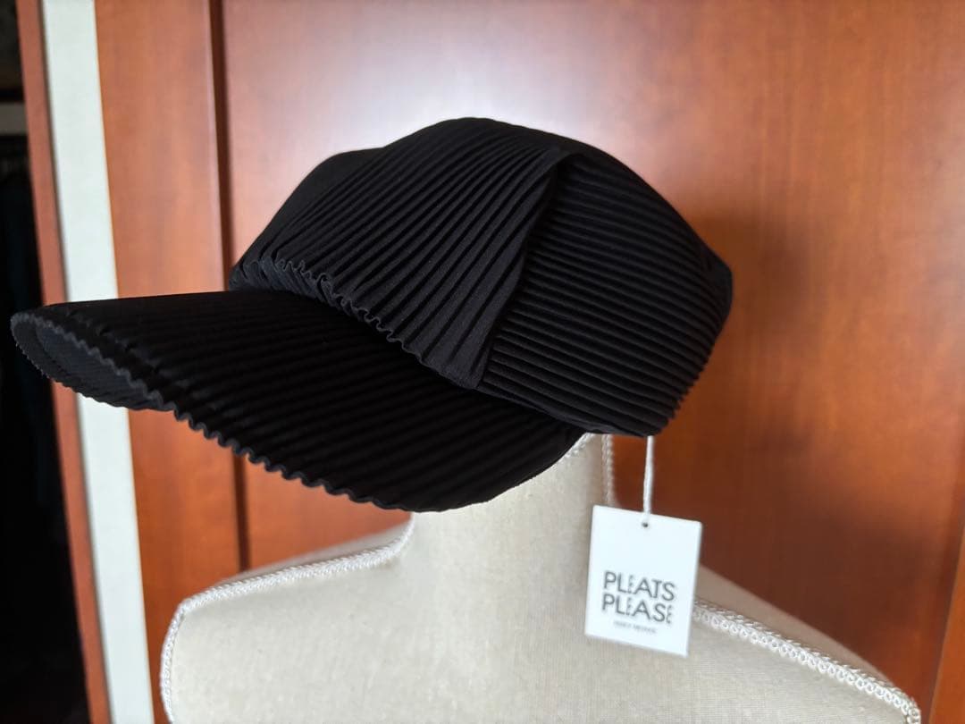 PLEATS PLEASE ISSEY MIYAKE CAP黒　未使用