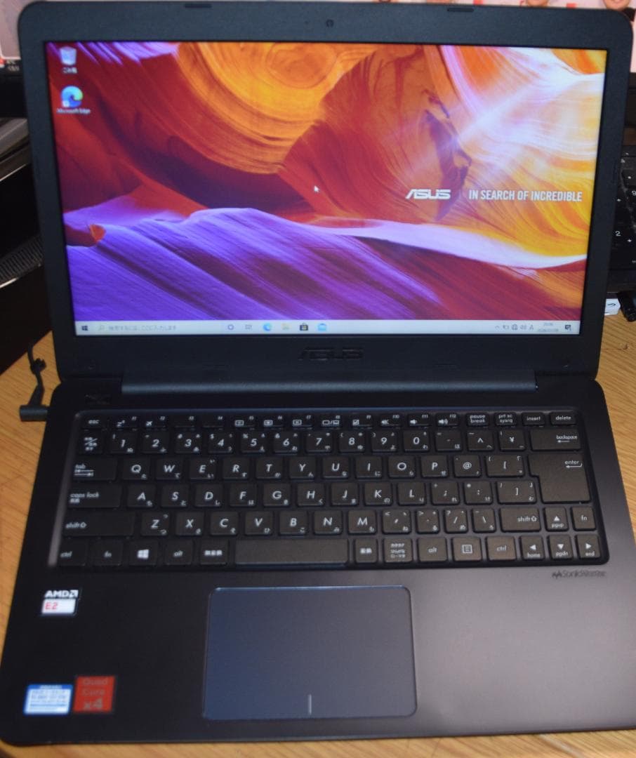 ASUS ノートPC 14インチ E402W (ほぼ新品だがAC専用）