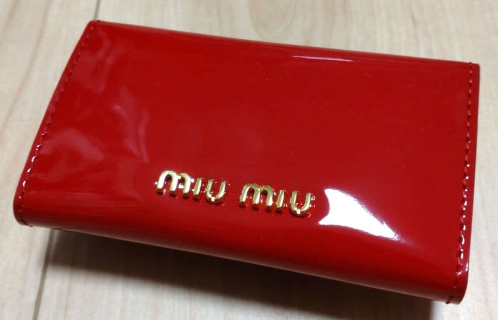 MIU MIU　キーケース　六連　新品未使用　箱付き