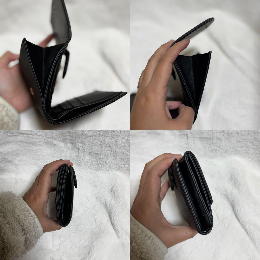 シャネルCHANEL 二つ折り財布　キャビアスキン　ゴールド金具　ココマーク