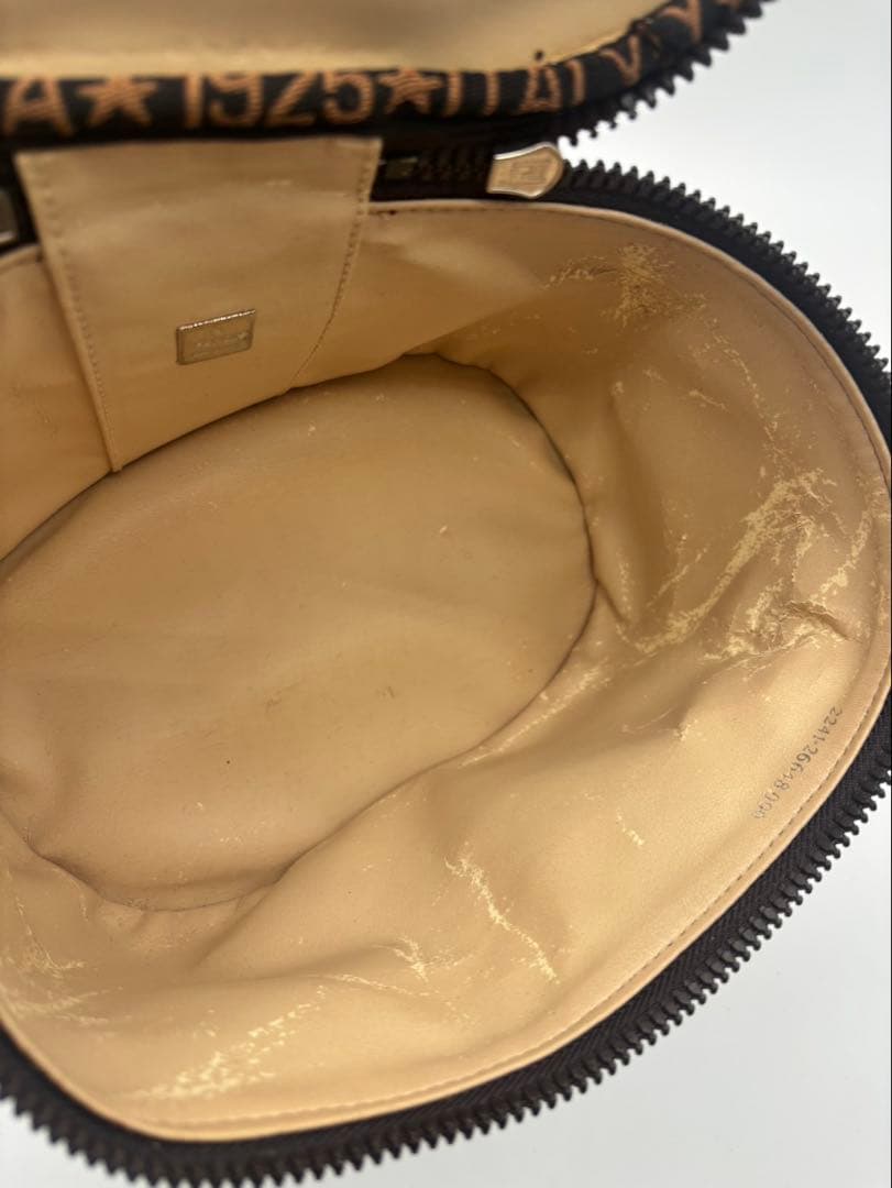 FENDI フェンディ バニティバッグ 化粧ポーチ ズッカ レザーレディース