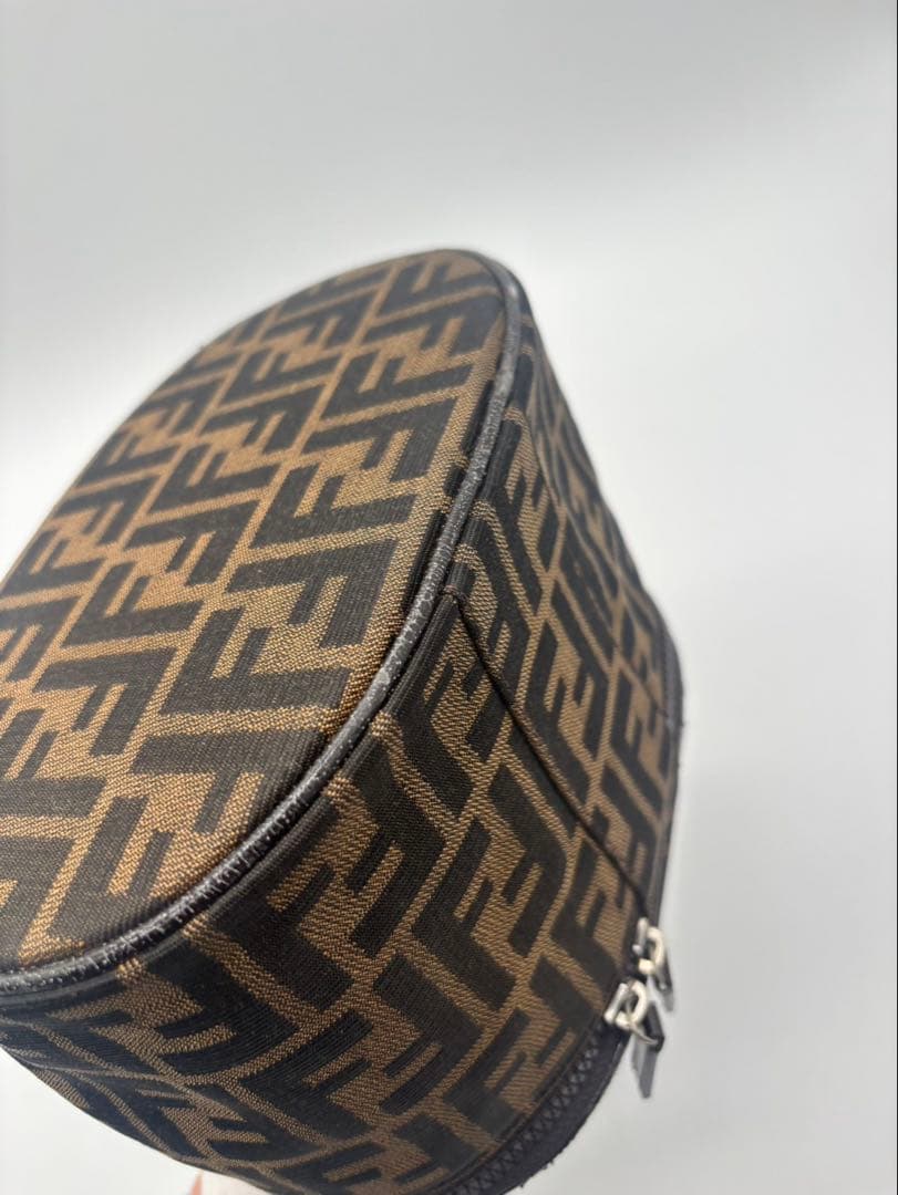 FENDI フェンディ バニティバッグ 化粧ポーチ ズッカ レザーレディース