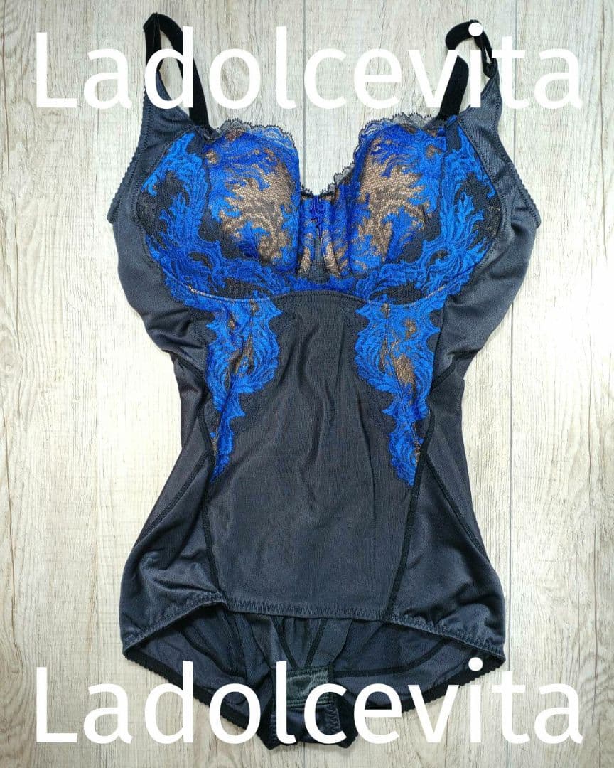 美品 マルコ　カーヴィシャス ボディスーツ F75 L/黒/カレス/443