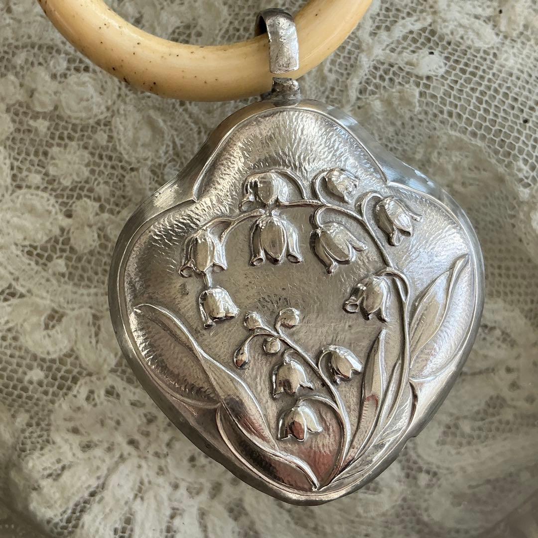 フランスアンティーク　シルバー　銀製　すずらん　ラトル　ガラガラ